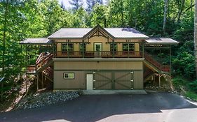 New Listing! Bavarian Cabin - 2 Bedrooms, 8 Minutes To Dahlonega, Hot Tub, Game Room